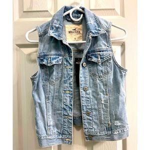Sleeveless denim jacket